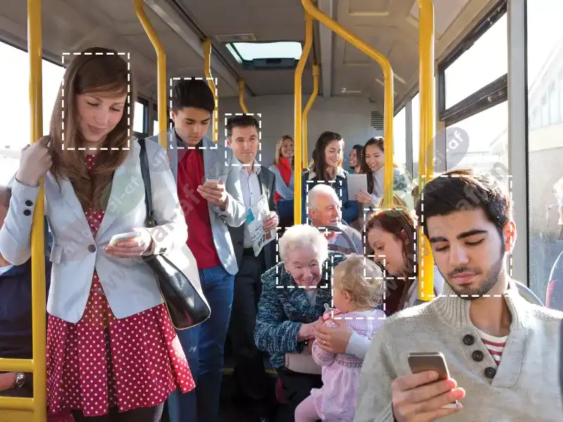 bus_crowded_people_smartphones_demographics_marked_2007_2600x1950_0.jpg.webp
