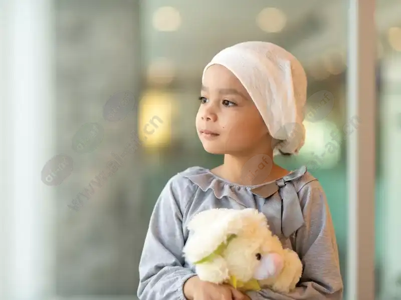 child_girl_teddybear_headwrap_2005_2600x1950.jpg.webp