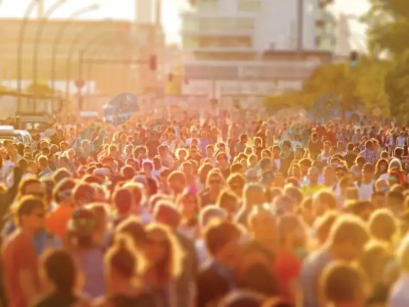 crowd_people_street_sunset_festival_1706_2600x1950.jpg.webp