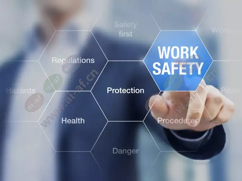 man_hand_virtual_hexagons_work_safety_blue_2008_2600x1950.jpg.webp