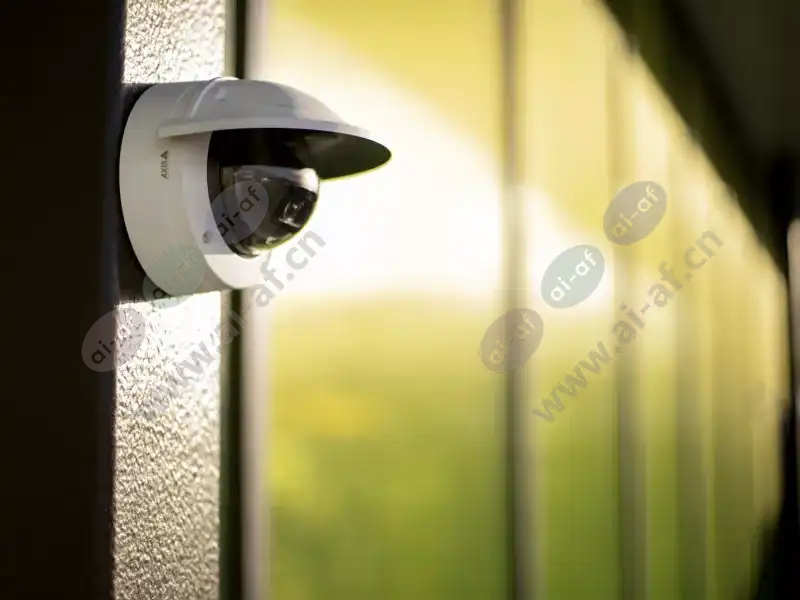 p32_green_glass_wall_02_2202_hi-4-3Mediawithtext.jpg.webp