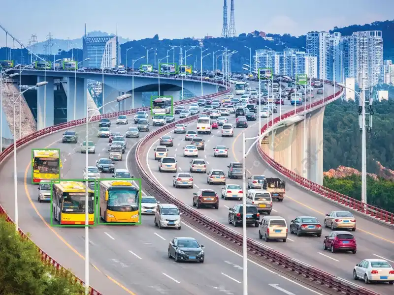 traffic_city_bridge_buses_vehicle_counting_1902_2600x1950_2.jpg.webp